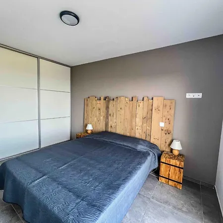 Holiday T5 Premium- 200m² By Interhome